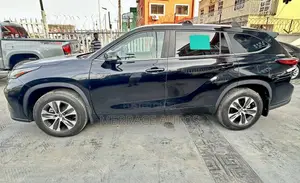 Toyota Highlander XLE AWD 2023 Black