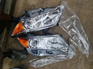Headlight for Toyota Venza 2010 Model