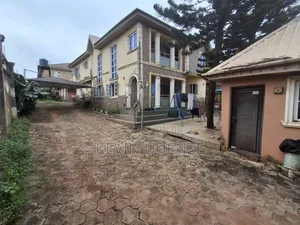 5bdrm Duplex in Erunwe for sale