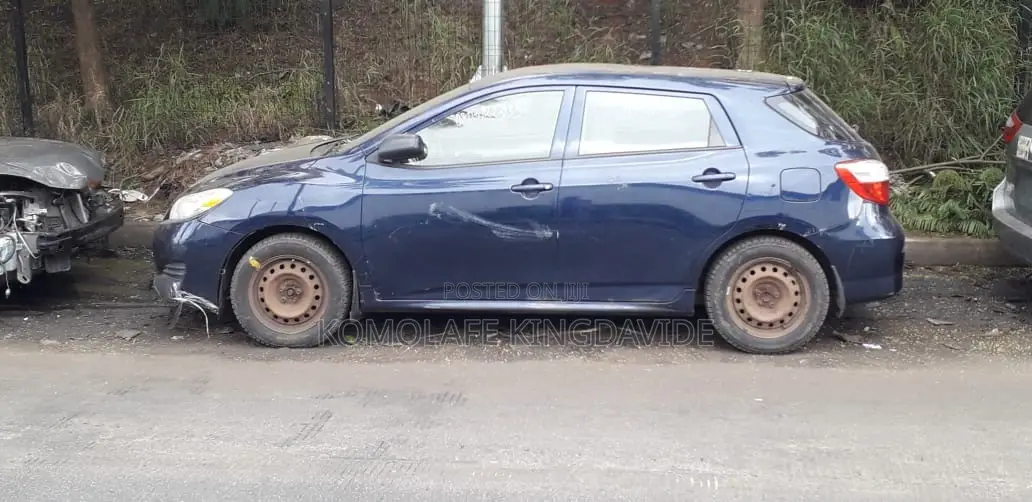 Toyota Matrix 2010 Blue