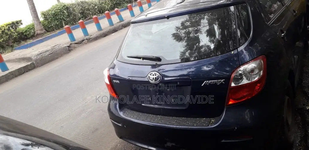 Toyota Matrix 2010 Blue