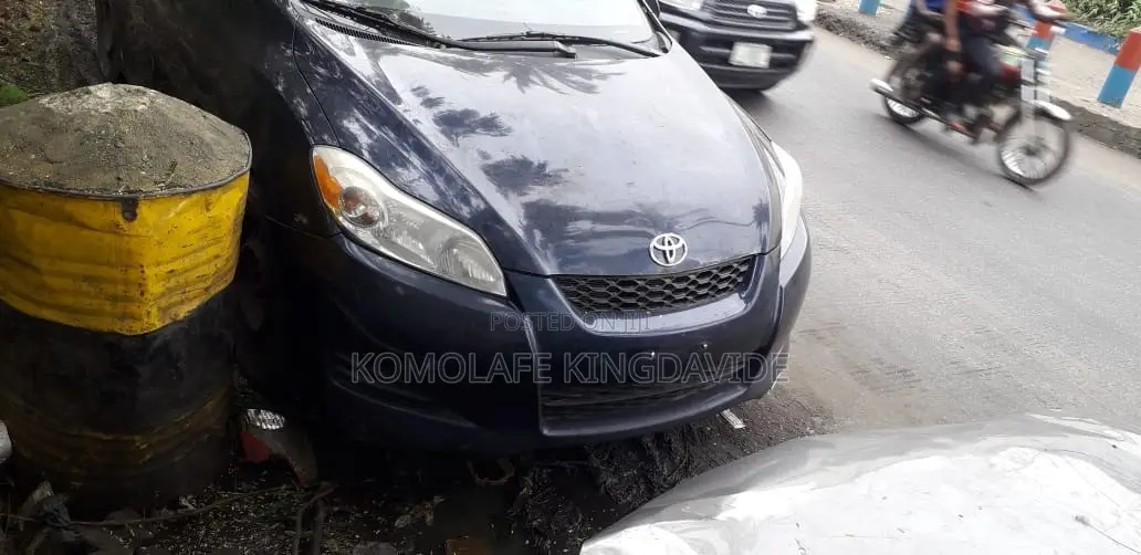 Toyota Matrix 2010 Blue