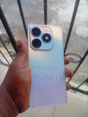Tecno Spark 20 Pro 256 GB Silver