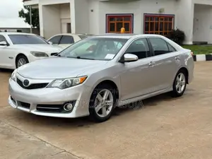Toyota Camry SE 4dr Sedan (3.5L 6cyl 6A) 2014 Silver