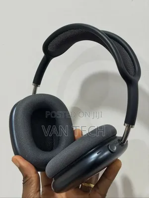 Clean UK Used Airpods Max 2