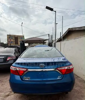 Toyota Camry SE 4dr Sedan (2.5L 4cyl 6A) 2016 Blue