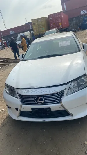 Lexus ES 2014 White