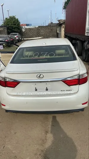 Lexus ES 2014 White