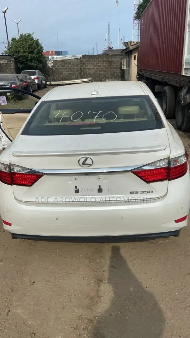 Lexus ES 2014 White