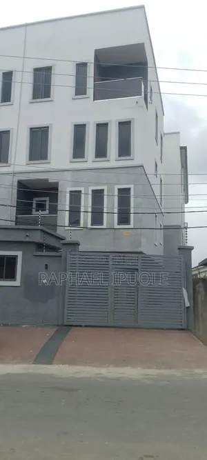 4bdrm Duplex in Onigbongbo for rent