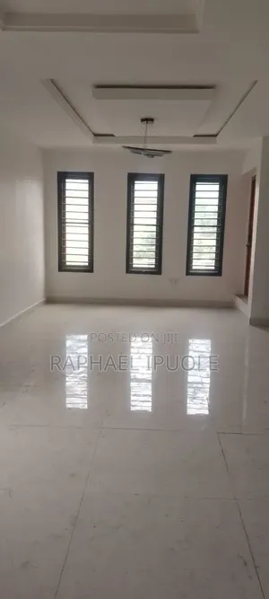 4bdrm Duplex in Onigbongbo for rent