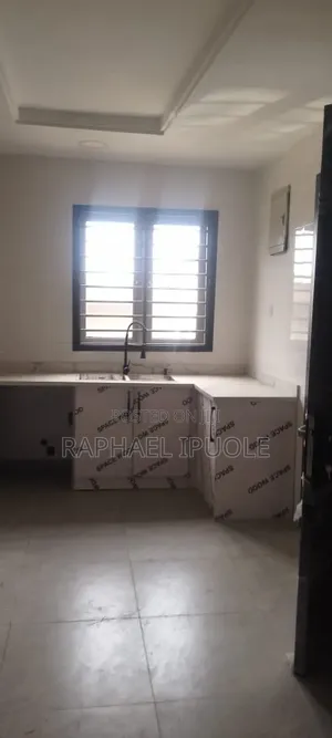 4bdrm Duplex in Onigbongbo for rent