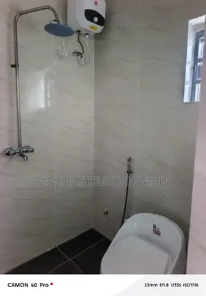 2bdrm Block of Flats in Kolapo Ishola Gra, for rent