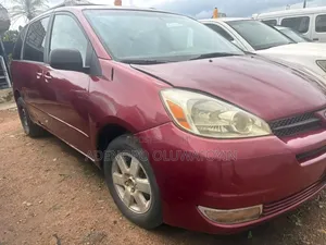 Toyota Sienna 2004 Silver