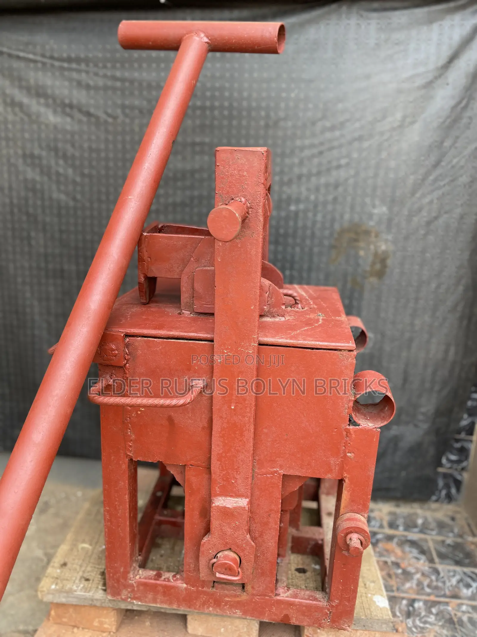 LEGO Interlocking Brick Making Press – 2 Bricks Per Cyclei