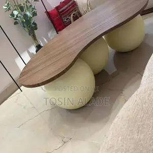 Velura Table