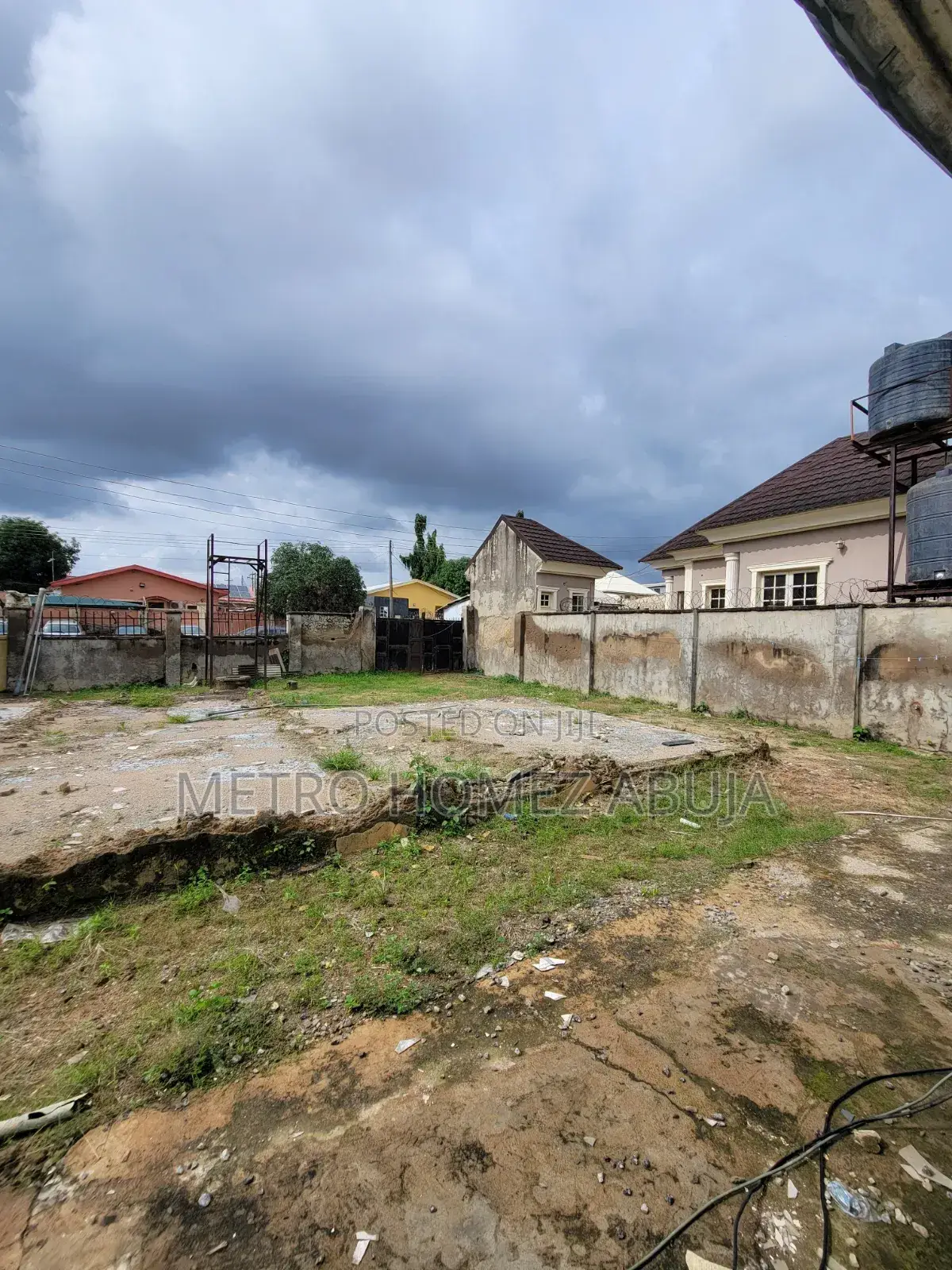 Multipurpose Building for Businesses
