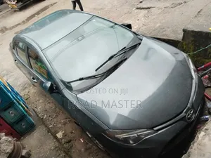Toyota Corolla 2017 Green