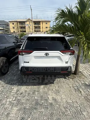 Toyota RAV4 2020 White