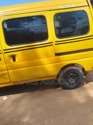Suzuki Every 2010 Yellow