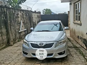Toyota Camry 2010 Silver