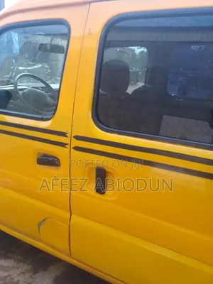 Suzuki Every 2010 Yellow