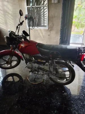 TVS HLX 125 2022 Red