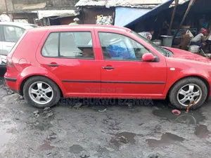 Volkswagen Golf 2004 Red