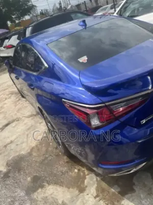 Lexus ES 2021 Blue