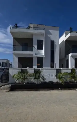 4bdrm Apartment in Ajah for sale