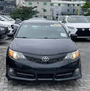 Toyota Camry SE 4dr Sedan (2.5L 4cyl 6A) 2014 Black