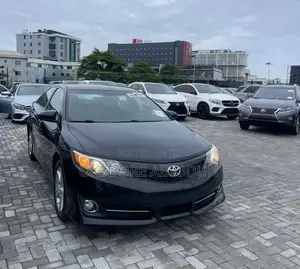 Toyota Camry SE 4dr Sedan (2.5L 4cyl 6A) 2014 Black