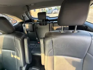 Toyota Highlander XLE 2019 Gray