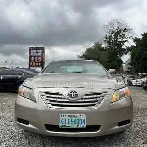 Toyota Camry 2009 Gold
