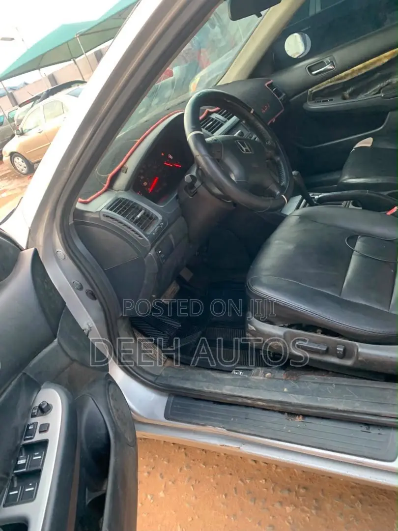 Honda Accord 2004 Silver