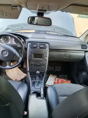 Mercedes-Benz 200 2008 Silver