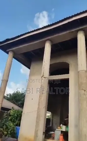5bdrm Duplex in Abesan for sale