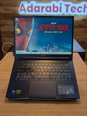 Laptop MSI Stealth 14 Studio A13VF 32GB Intel Core i7 SSD 1T