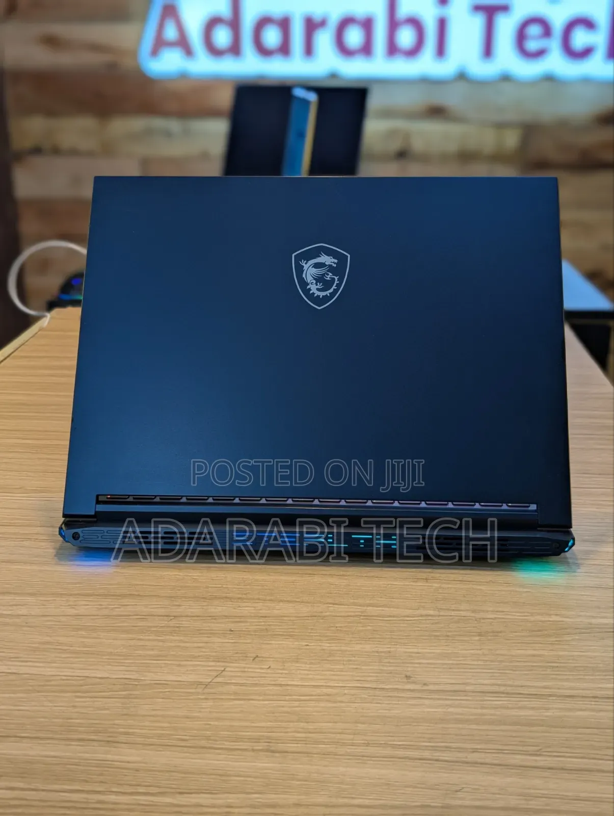 Laptop MSI Stealth 14 Studio A13VF 32GB Intel Core i7 SSD 1T