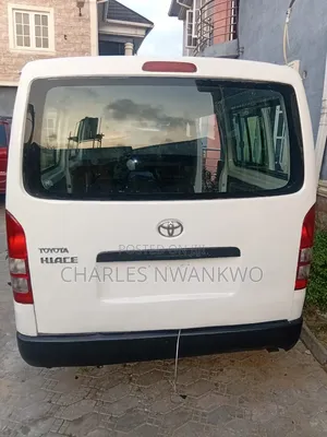 Toyota HiAce 2013 White