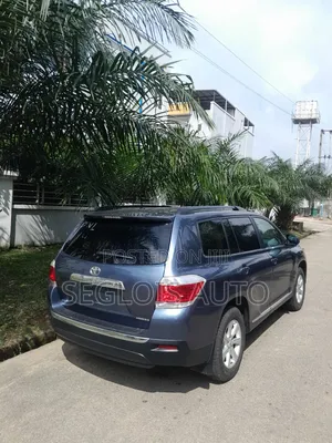Toyota Highlander 2011 Blue