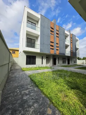 4bdrm Duplex in Airport Road / Ikeja for sale