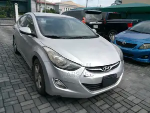Hyundai Elantra 2012 Silver