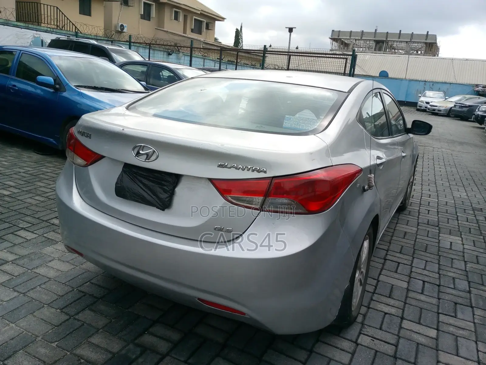 Hyundai Elantra 2012 Silver