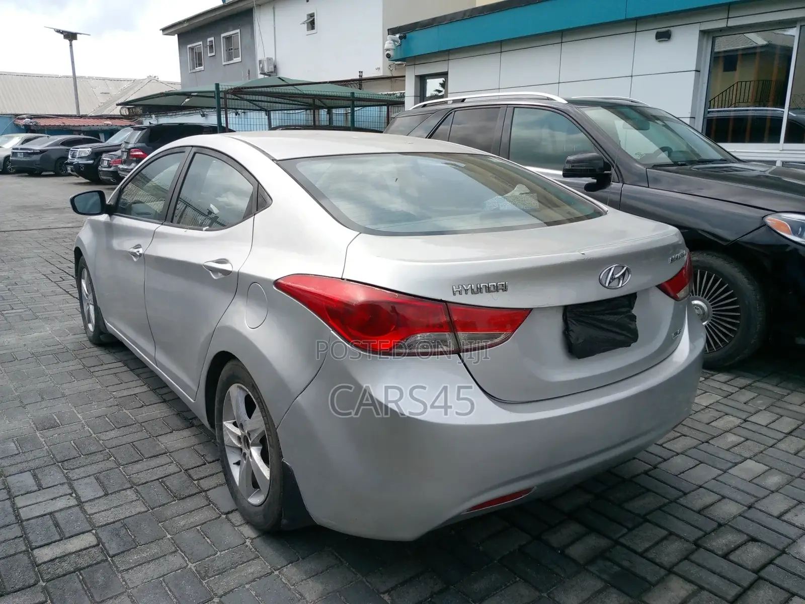Hyundai Elantra 2012 Silver