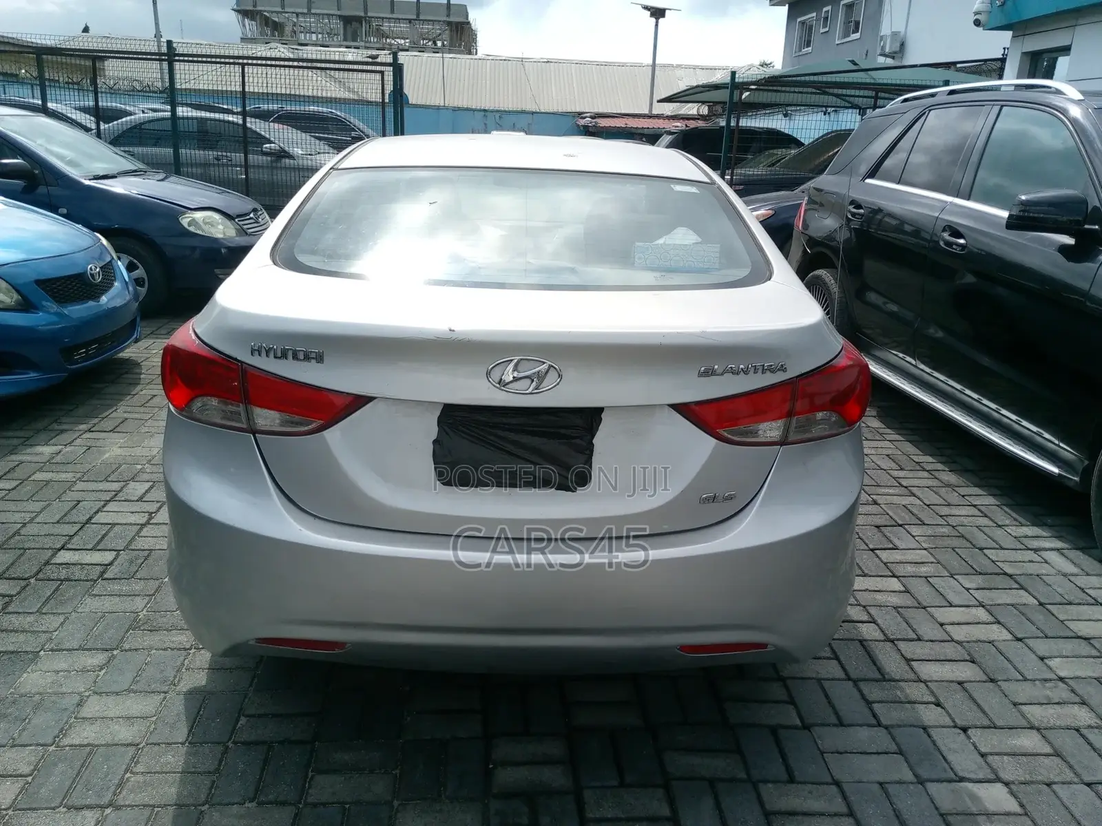 Hyundai Elantra 2012 Silver