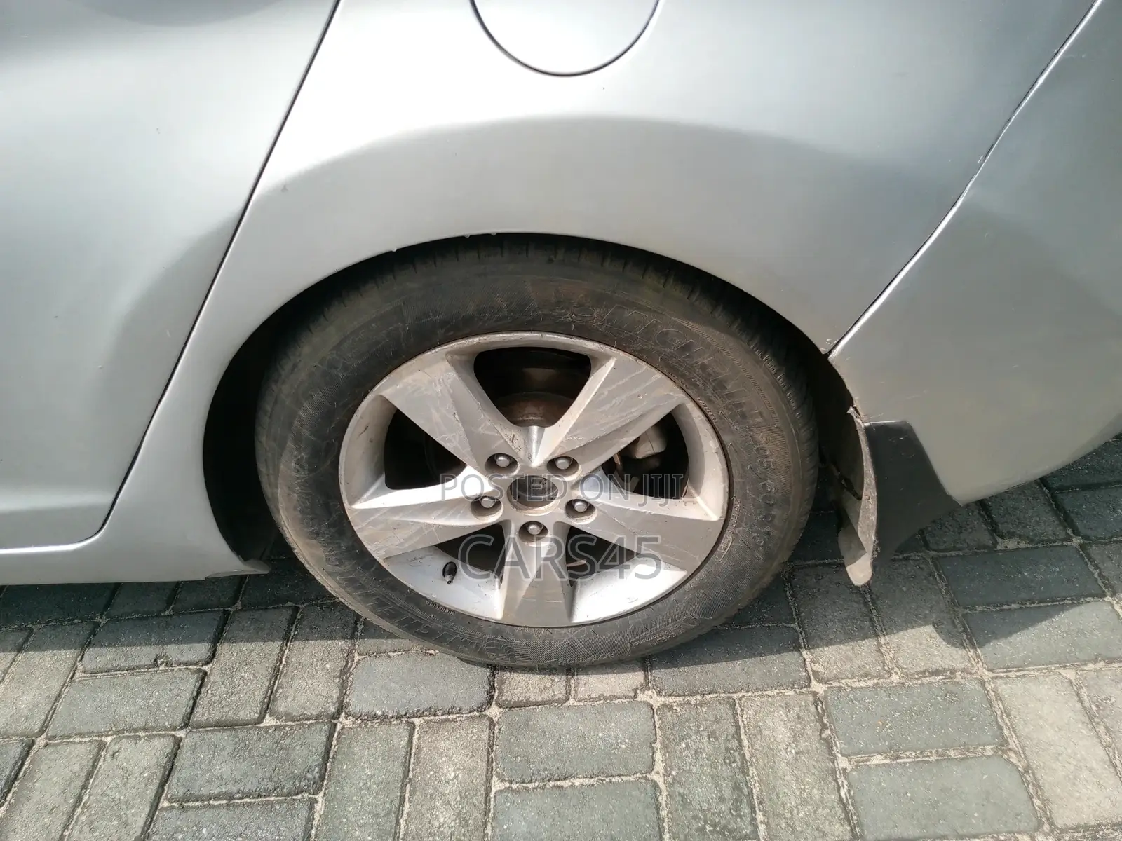 Hyundai Elantra 2012 Silver