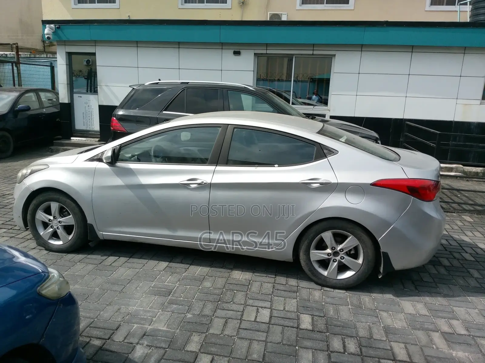 Hyundai Elantra 2012 Silver