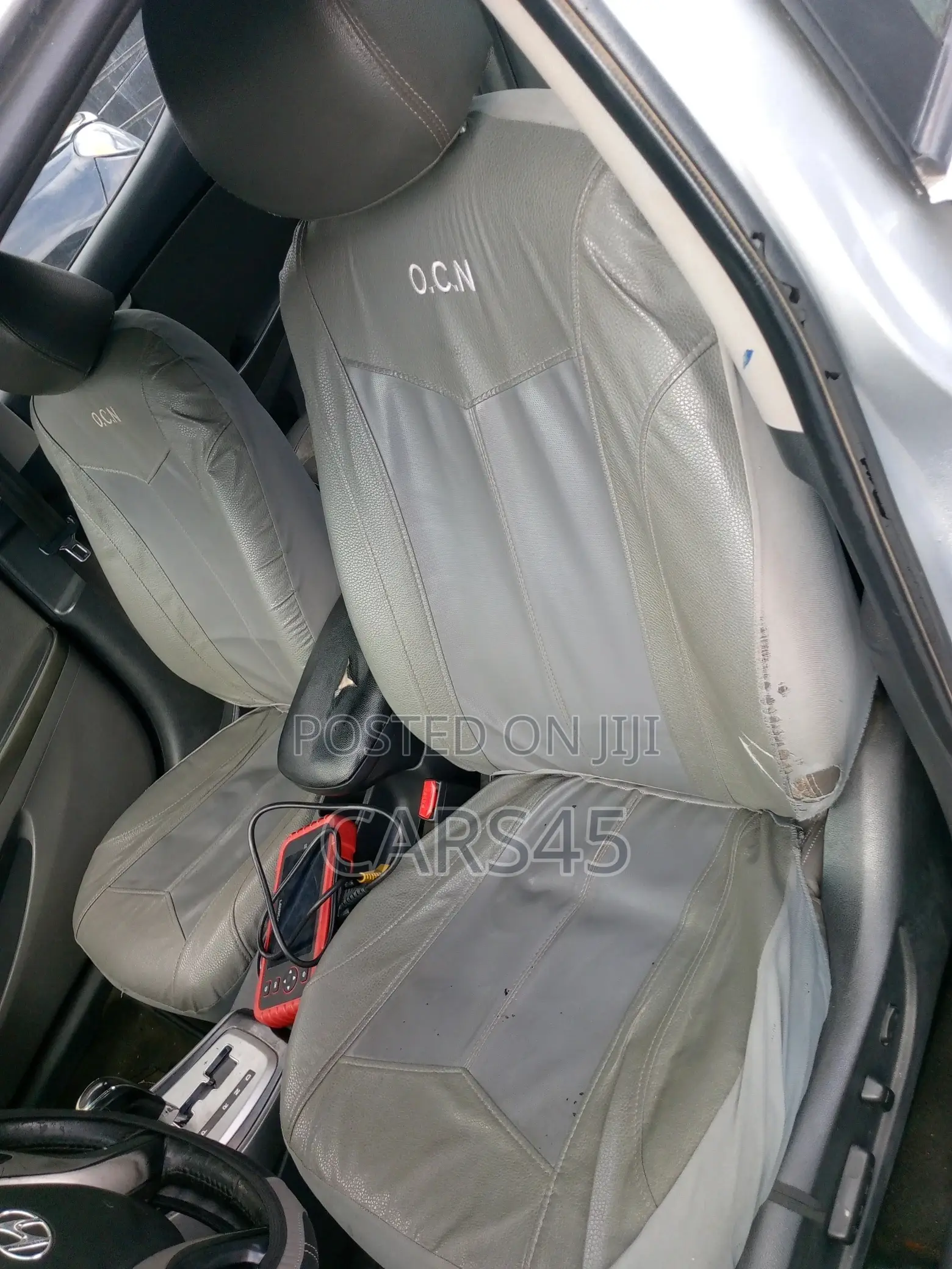 Hyundai Elantra 2012 Silver