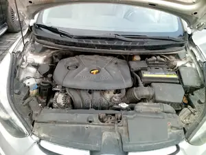 Hyundai Elantra 2012 Silver